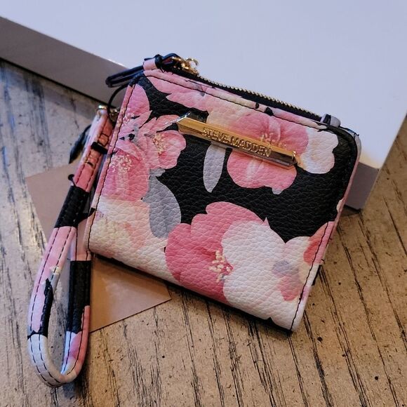 Floral wallet NWT by Steve Madden 💕🤍 - Picture 14 of 14